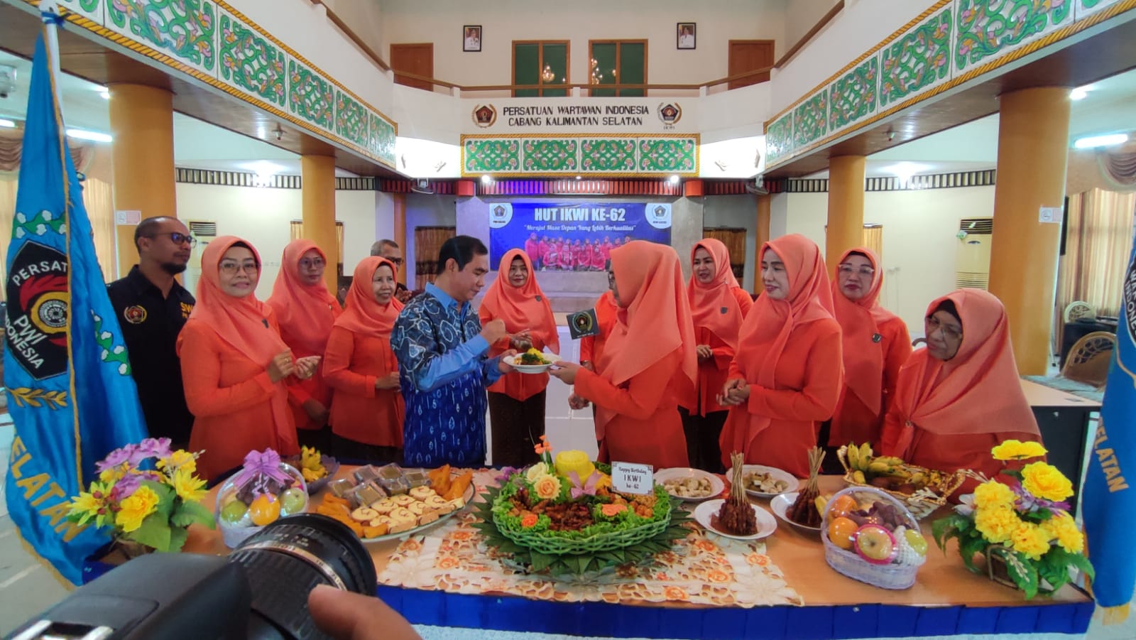 IKWI Kalsel Juara Nasional Lomba Video Menghias Tumpeng HUT IKWI Ke 62