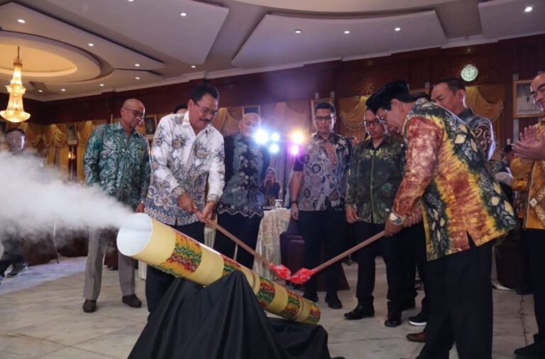 Gubernur Kalsel Launching Logo Tema Dan Kick Off Semarak Hari Jadi Ke