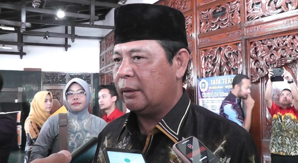 Paman Birin Motivasi Lulusan Uniska