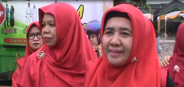 Dra Naimah(kanan) Kepala MAN 2 Banjarmasin