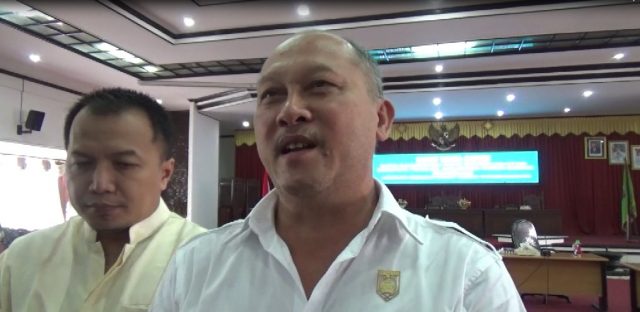 Muhammad Kusasi (kanan )Wakil Ketua Dprd Kabupaten Hulu Sungai Selatan