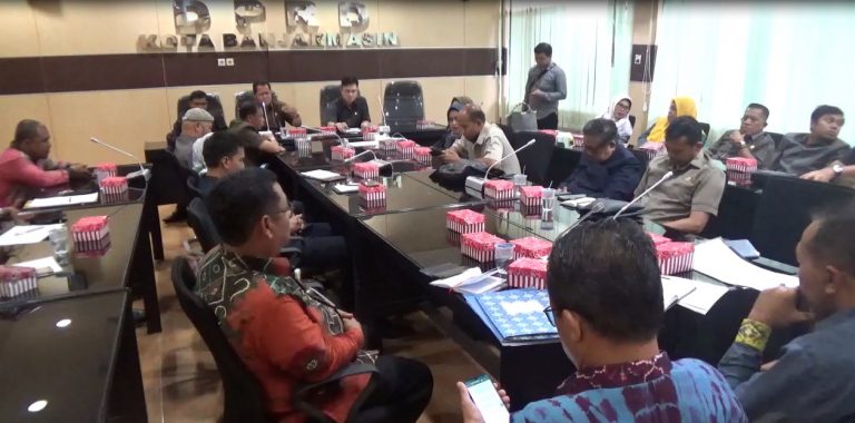 Rapat DPRD dengan Bkd & Disdik kota Banjarmasin