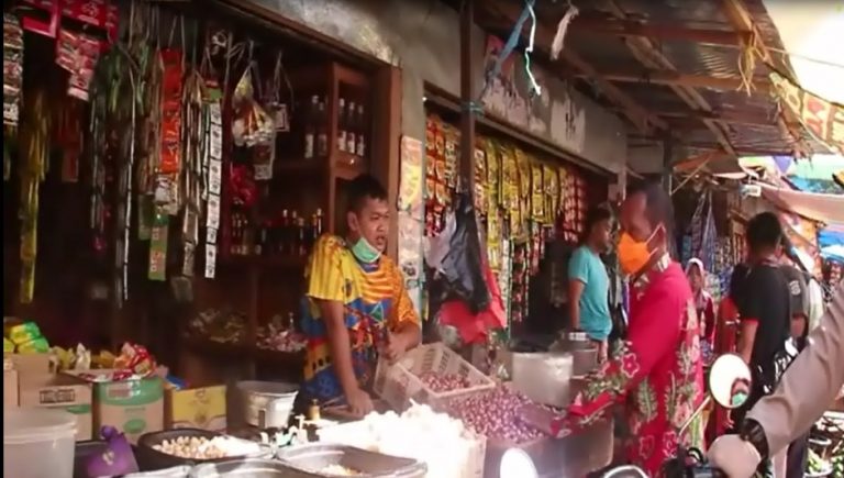 Bupati Tanah Laut, Sukamta melakukan sidak di Pasar Tapandang Pelaihari