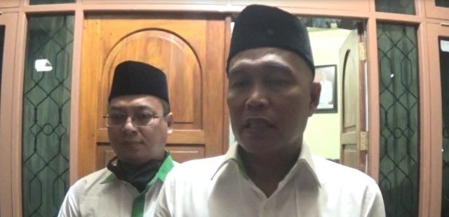 Syafrudin Noor (kanan) Ketua PC NU Kabupaten Tapin