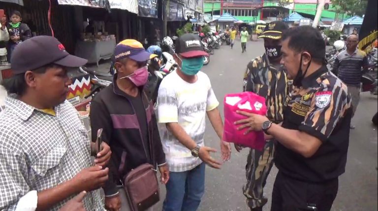 DPD Pekat Indonesia Bersatu Kota Banjarmasin Bagikan Sembako