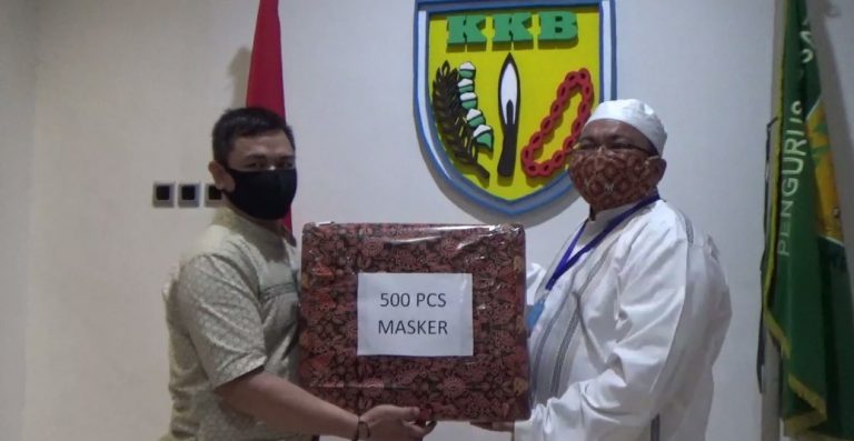 KKB Bagikan Masker ke zuriat Syekh Muhammad Arsyad Al Banjari