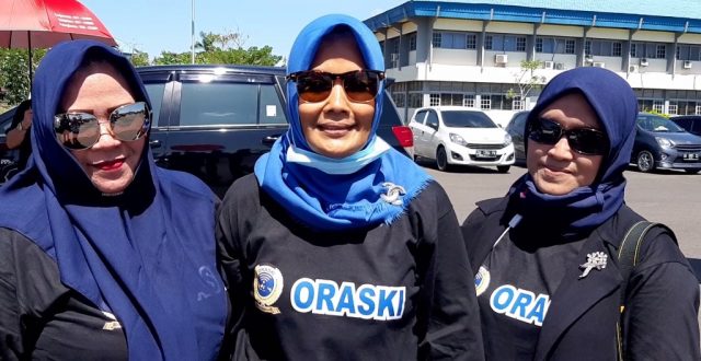 Nurul (tengah) Driver Online