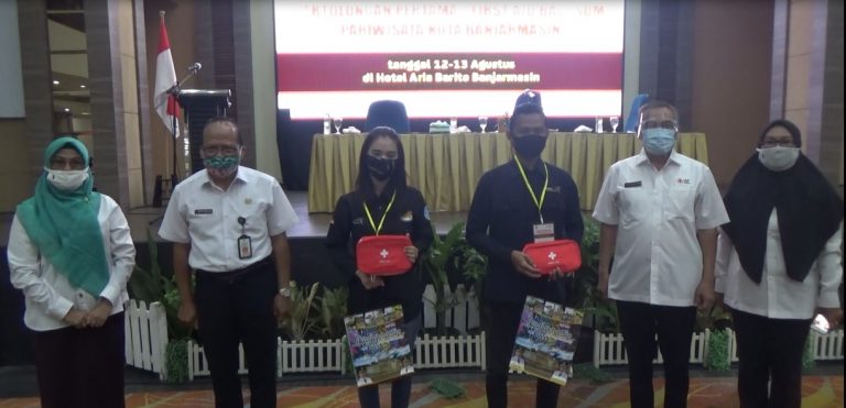 training dan sertifikasi first aid atau pertolongan pertama dari Dinas Kebudayaan dan Pariwisata Kota Banjarmasin