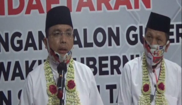 Denny Indrayana (kiri) Bacalon Gubernur Kalsel