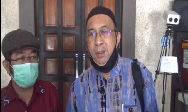 Riswan Irfani (kanan) Penulis Buku 'Abah Raja Ai'