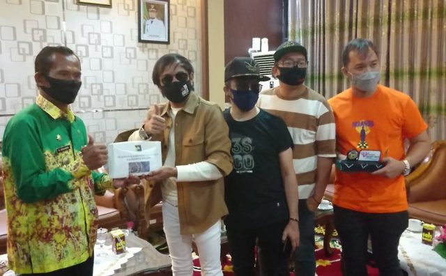 Grup Band Radja Bekerja Sama Dengan Pemkab Tala