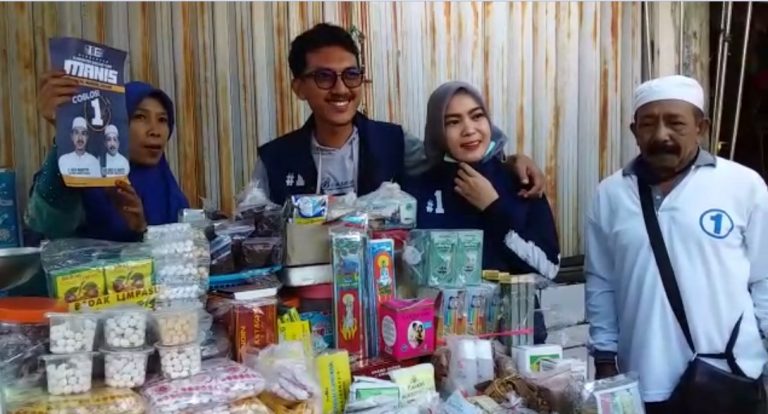 H Saidi Mansyur dan istri Berkunjung ke Pasar Batuah