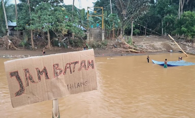 Plang bertuliskan Jembatan Hilang (foto:duta tv)