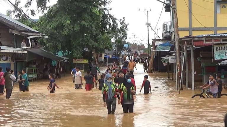banjir di HSS akibat meluapnya sungai Amandit (foto:duta tv)