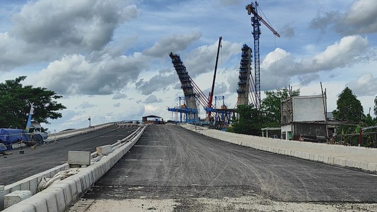 pengerjaan Jembatan Sungai Alalak terlambat, akibat terdampak Covid-19 (foto:duta tv)
