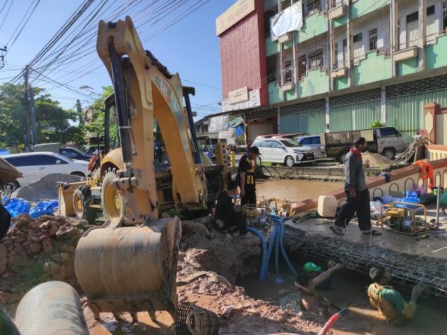 doc : perbaikan pipa PDAM di Jl. Sutoyo S (foto:istimewa)