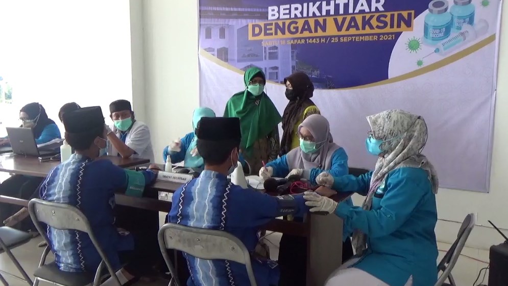 Vaksinasi di Pesantren Intan Ilmu