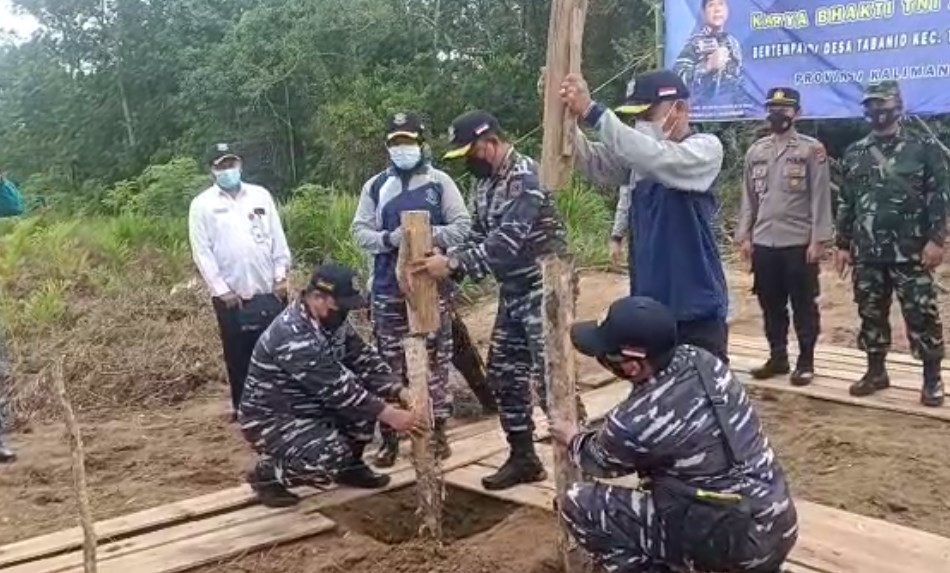 Bhakti Sosial TNI-Al di Desa Tabanio