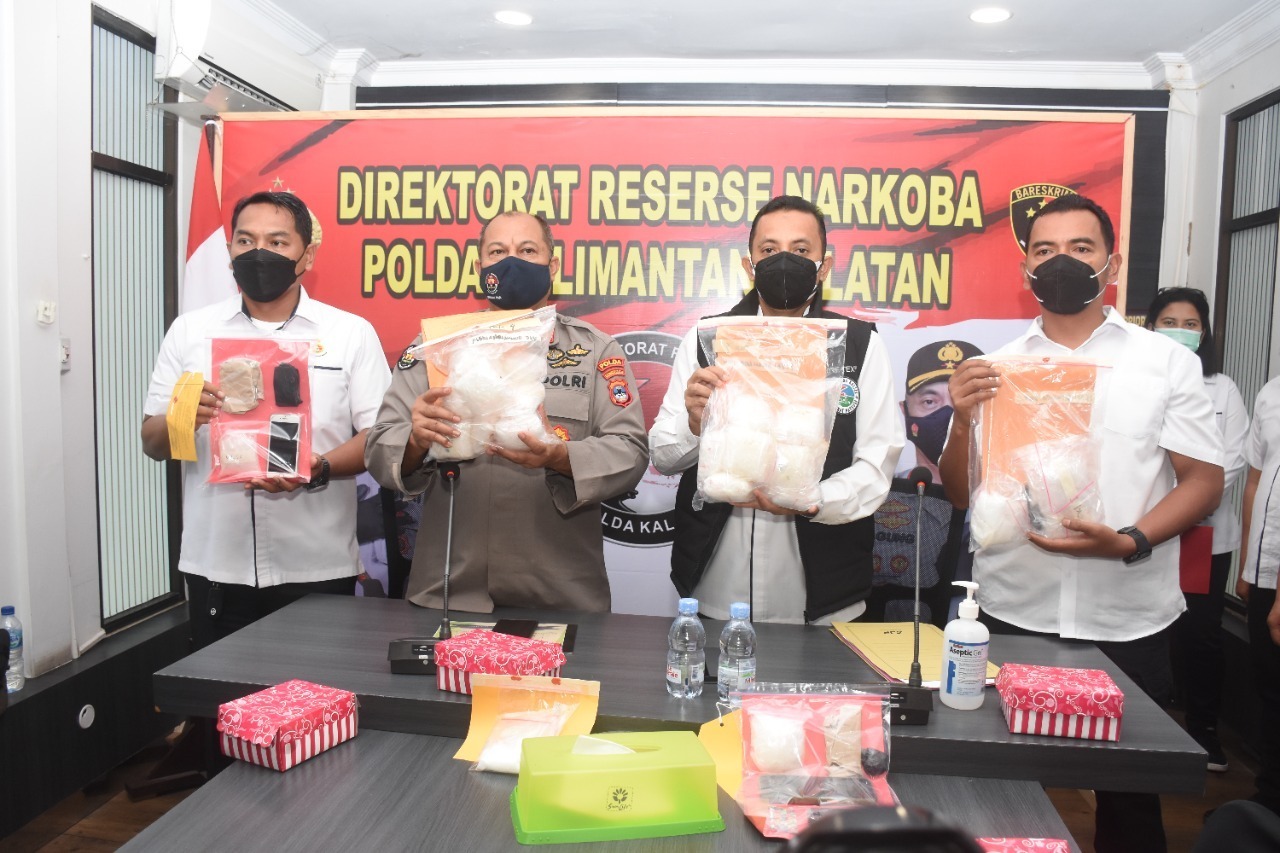polisi turut menyita 4,7 kilogram sabu