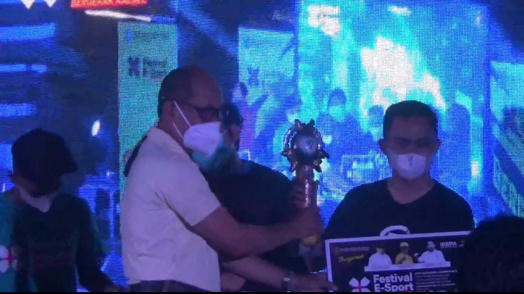 M. Rafiqi, berhasil menjuarai lomba Pro Evolution Soccer (PES) yang digelar Indonesian E-Sport Association (IESPA) Kalsel