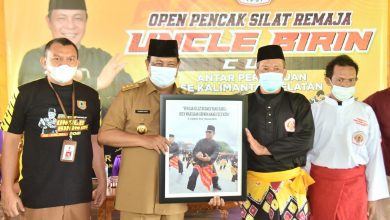 Gubernur Kalimantan Selatan Sahbirin Noor membuka Kejuaraan Pencak Silat Remaja Uncle Birin Cup 2021 di Kiram Park