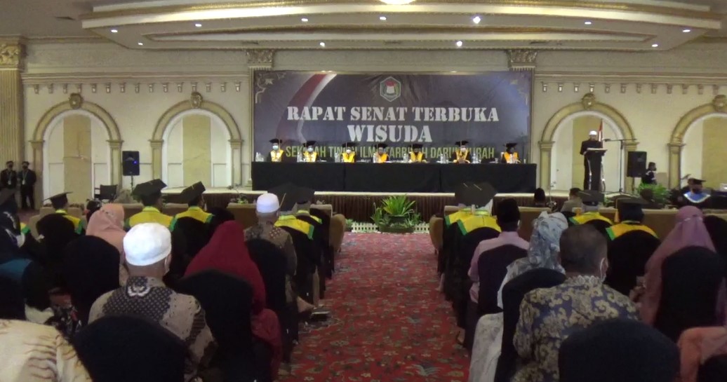 STIT Darul Hijrah Melaksanakan Wisudawan & Wisudawati