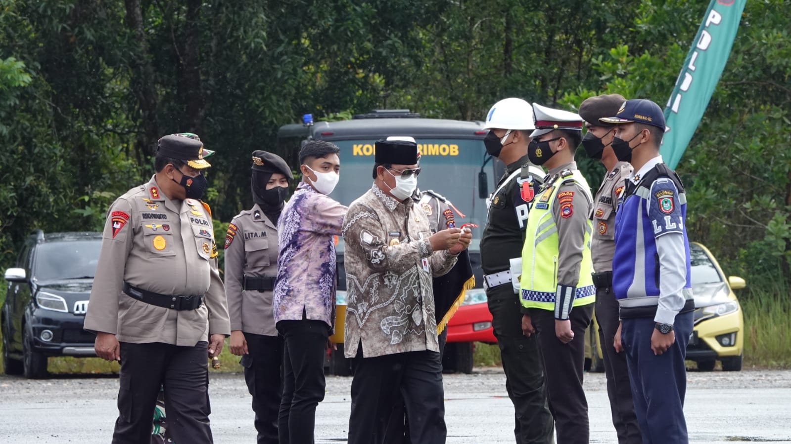 Ratusan personil gabungan mengikuti apel