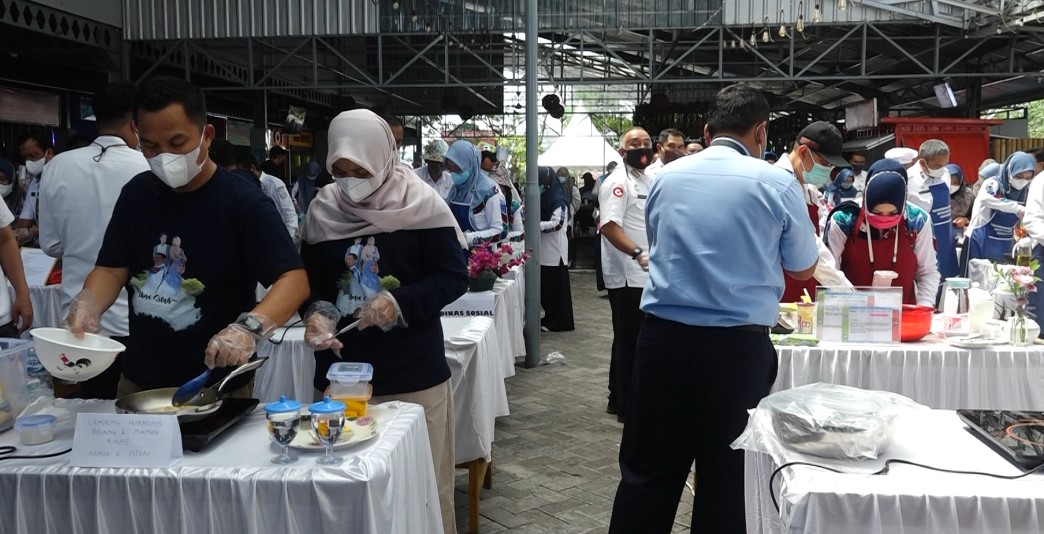 perlombaan membuat lempeng di Pemko Banjarmasin
