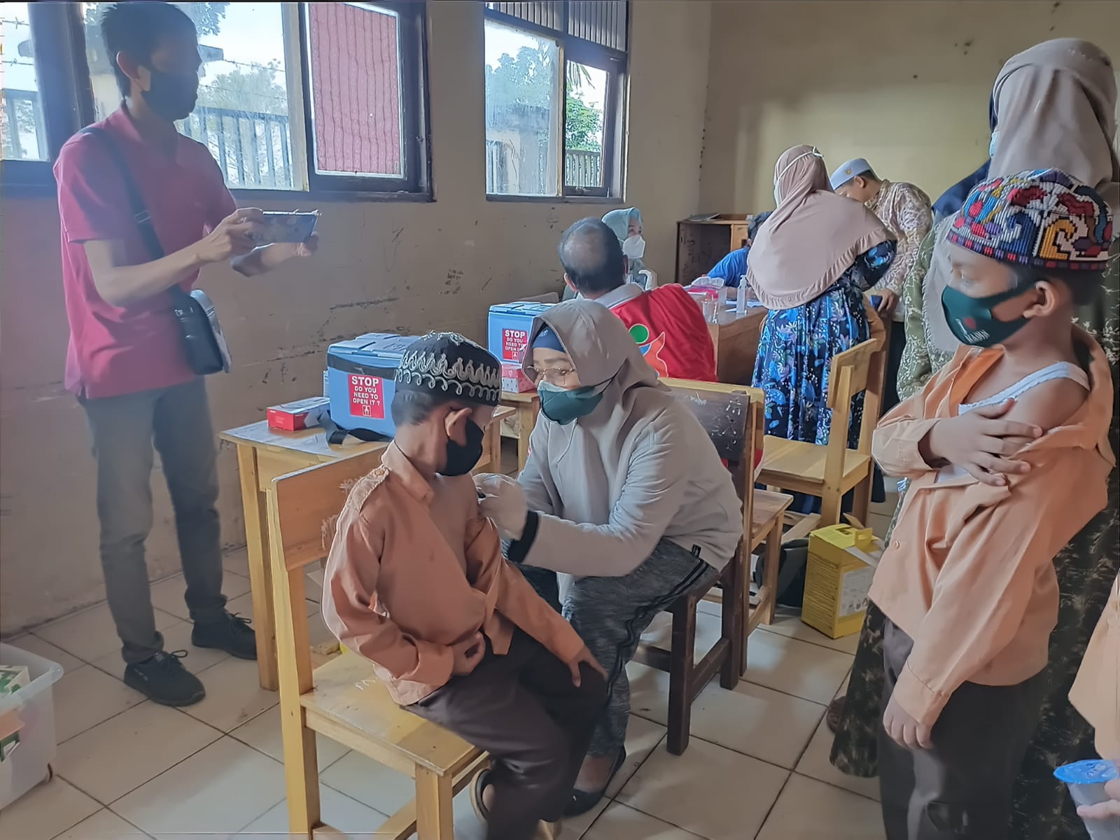Vaksinasi Anak di Ponpes Darussalim Bati-Bati