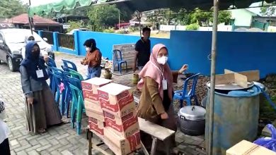 Satu unit dapur umum langsung disiagakan di halaman kantor Kecamatan Simpang Empat