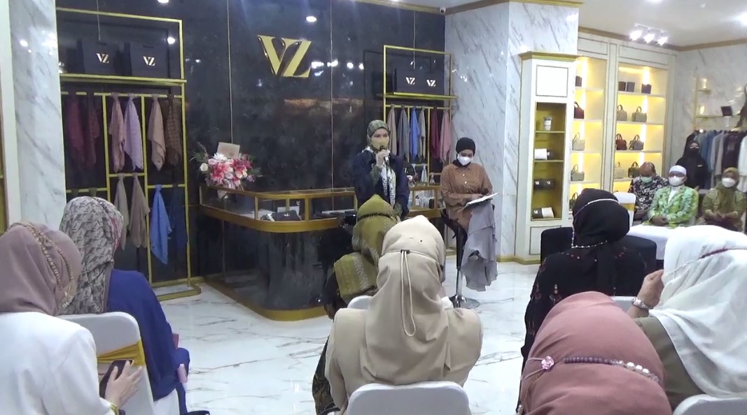 Produk Desainer Milik Vivi Zubedi