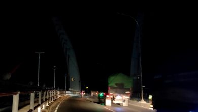Kondisi Jembatan Alalak I, yang terlihat gelap gulita