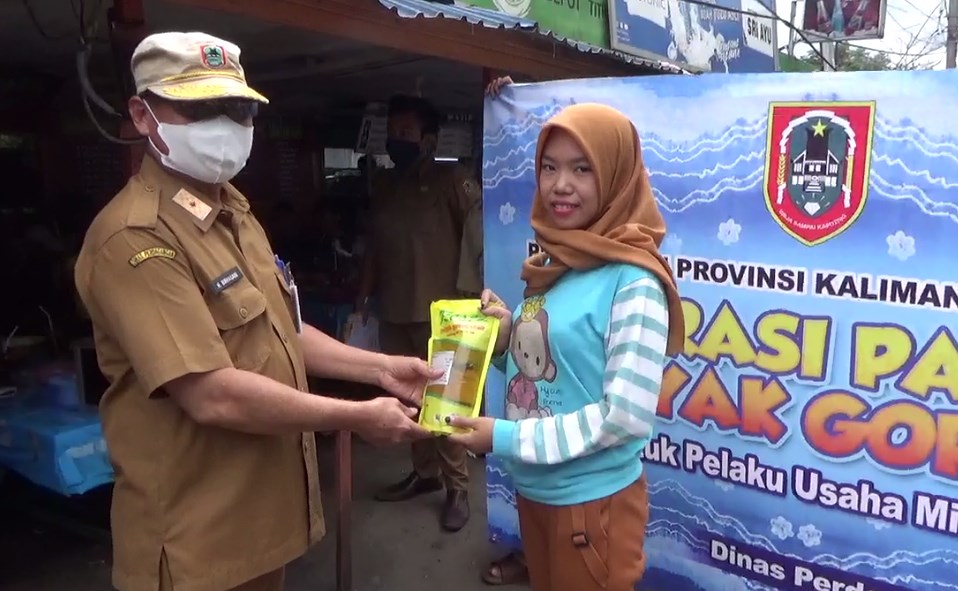 Disdag Jual Minyak Goreng Rp13.000/Liter