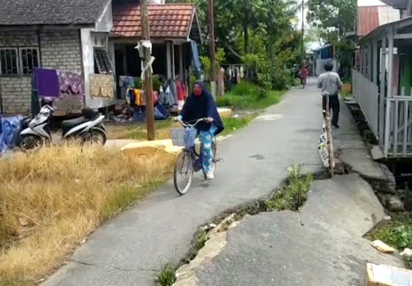Jalan Gang Gandapura Miring