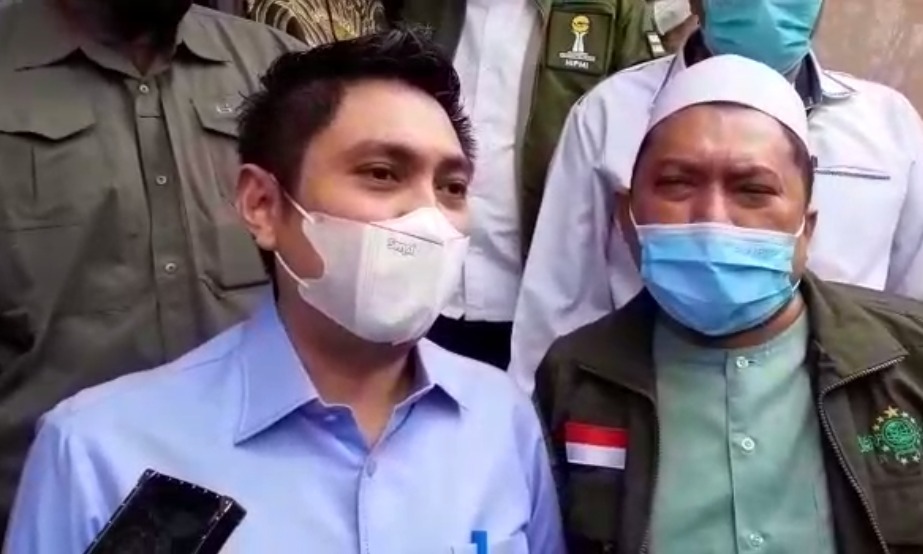 Mardani H Maming (kiri)