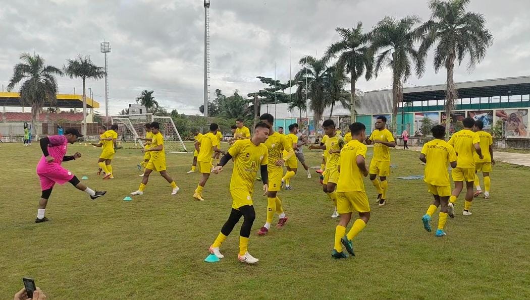 Skuad Laskar Antasari menjalani latihan perdana di Stadion Mini Mulawarman atau SKB Banjarmasin