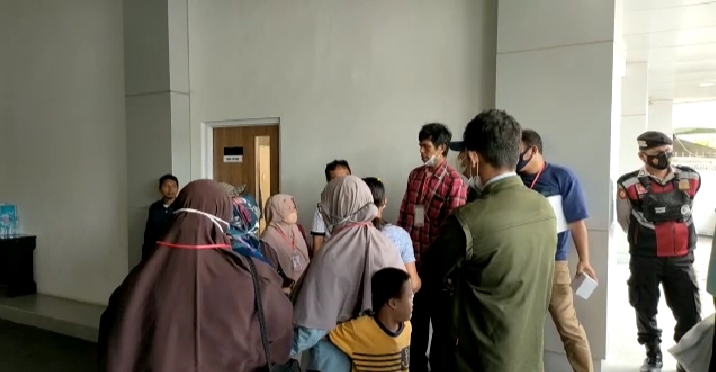 Korban Asuransi Jiwa Bumi Putera, Mendatangi Kantor OJK