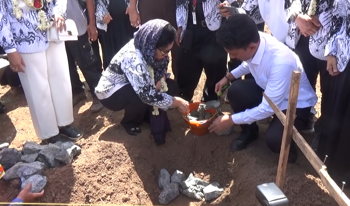 Peletakkan batu pertama dibangunnya perumahan bersubsidi