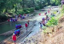 bamboo rafting atau balarut balanting menjadi atraksi terakhir dalam Event Pariwisata Nasional Festival Loksado Tahun 2022
