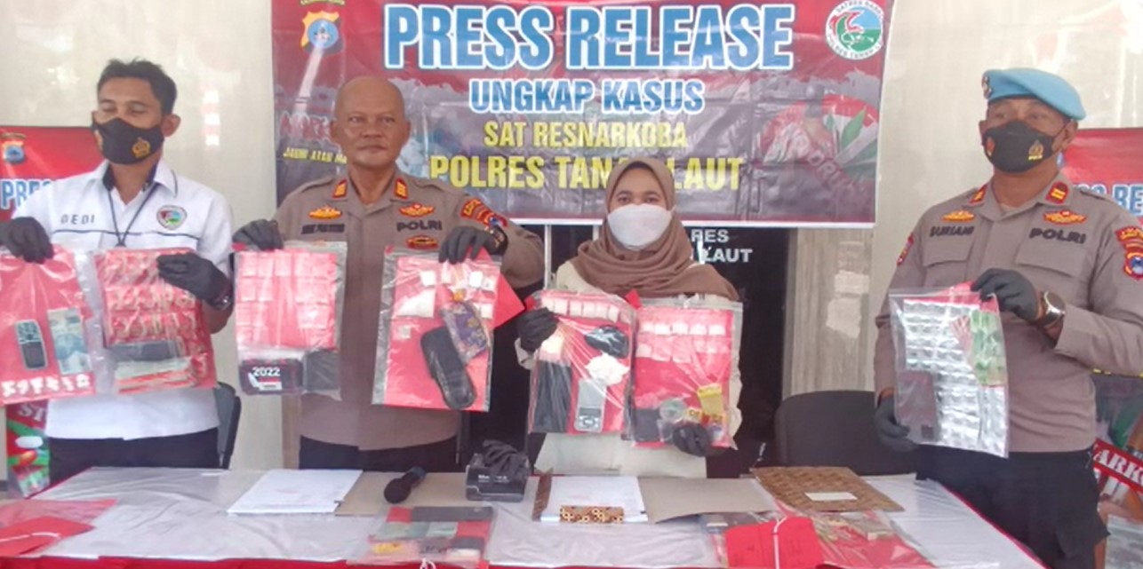 Press Release Satu Keluarga Edarkan Sabu