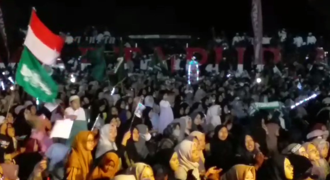ribuan jemaah padati acara Banjar Bersholawat, bersama habib syech bin abdul qodir assegaf