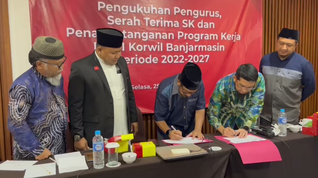Komunitas Pengusaha Muslim Indonesia atau KPMI Korwil Banjarmasin, ditarget mampu mengembangkan ekonomi syariah dan industri halal