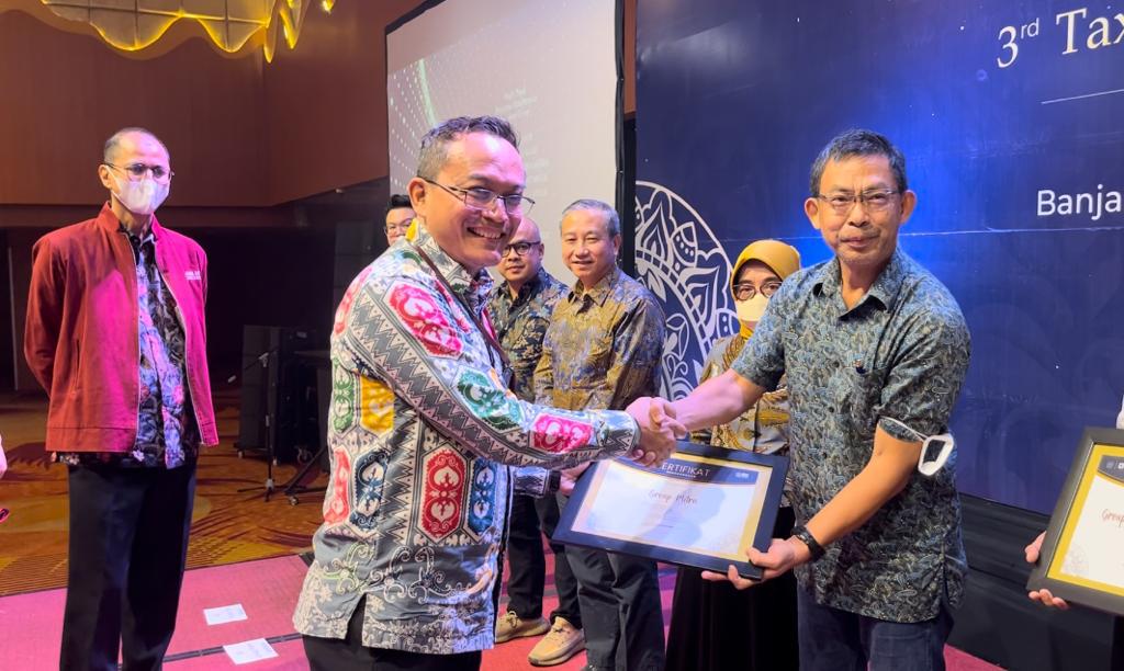 Mitra Cakrawala International meraih Annual Award dari Kantor Pelayanan Pajak (KPP) Madya Banjarmasin