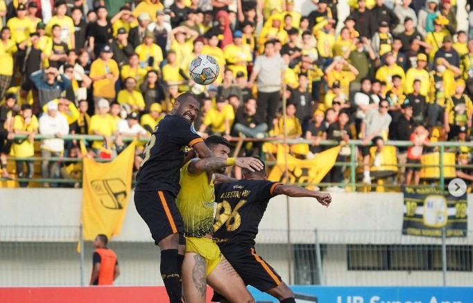 barito putera vs persi solo