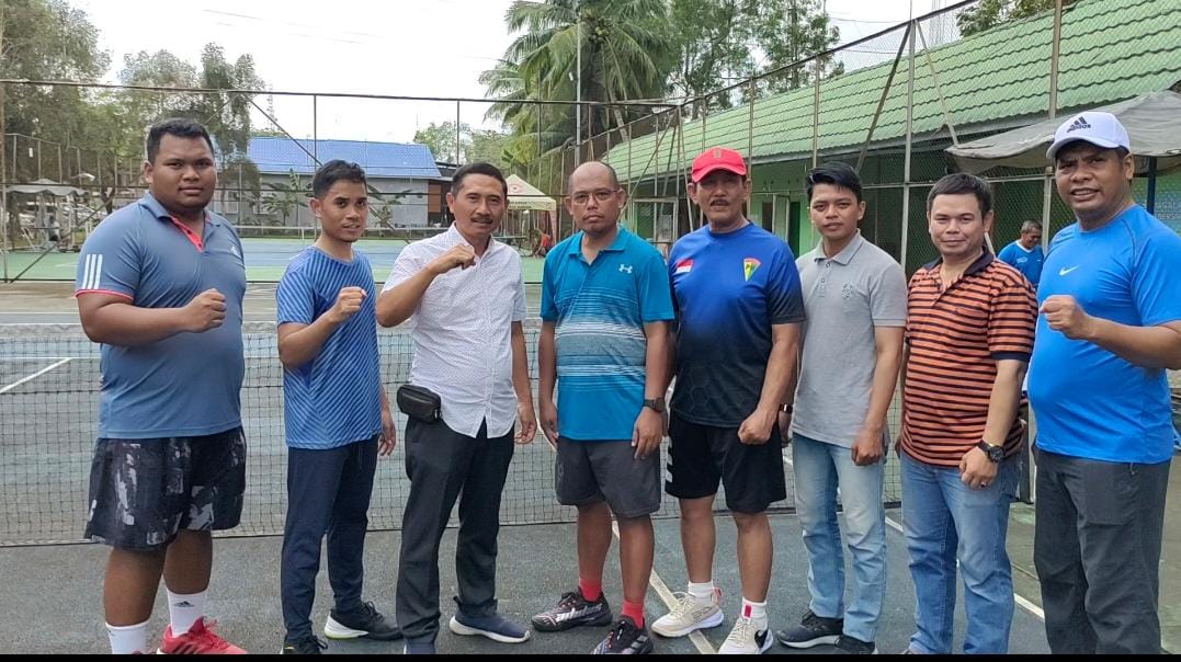 dewan perwakilan cabang Peradi kota Banjarmasin, menggelar turnamen tenis lapangan bertajuk piala ketua Peradi