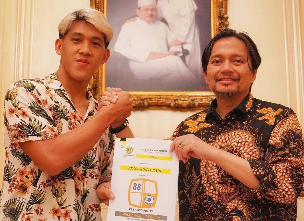 CEO Barito Putera, Hasnuryadi Sulaiman permanenkan kontrak Eksel Runtukahu (foto : instagram @psbaritoputeraofficial)