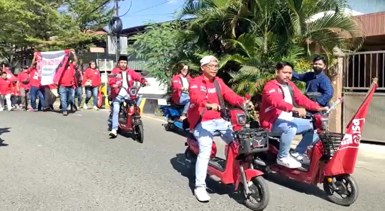DPD PSI Banjarmasin mendatangi KPU Banjarmasin menggunakan sepeda listrik