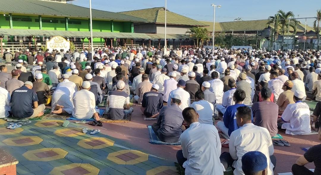 Ribuan warga binaan Lapas Kelas IIA Banjarmasin mengikuti ibadah salat Idul Adha