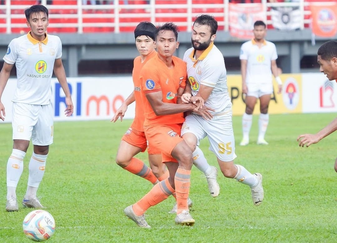 Barito Putera kalah melawan Borneo FC di Stadion Segiri, Samarinda