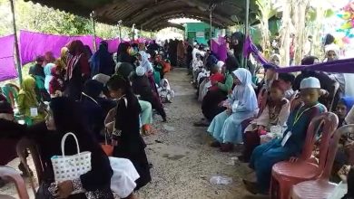 anak yatim dan yatim piatu di kawasan Pondok Empat menerima santunan dari donatur